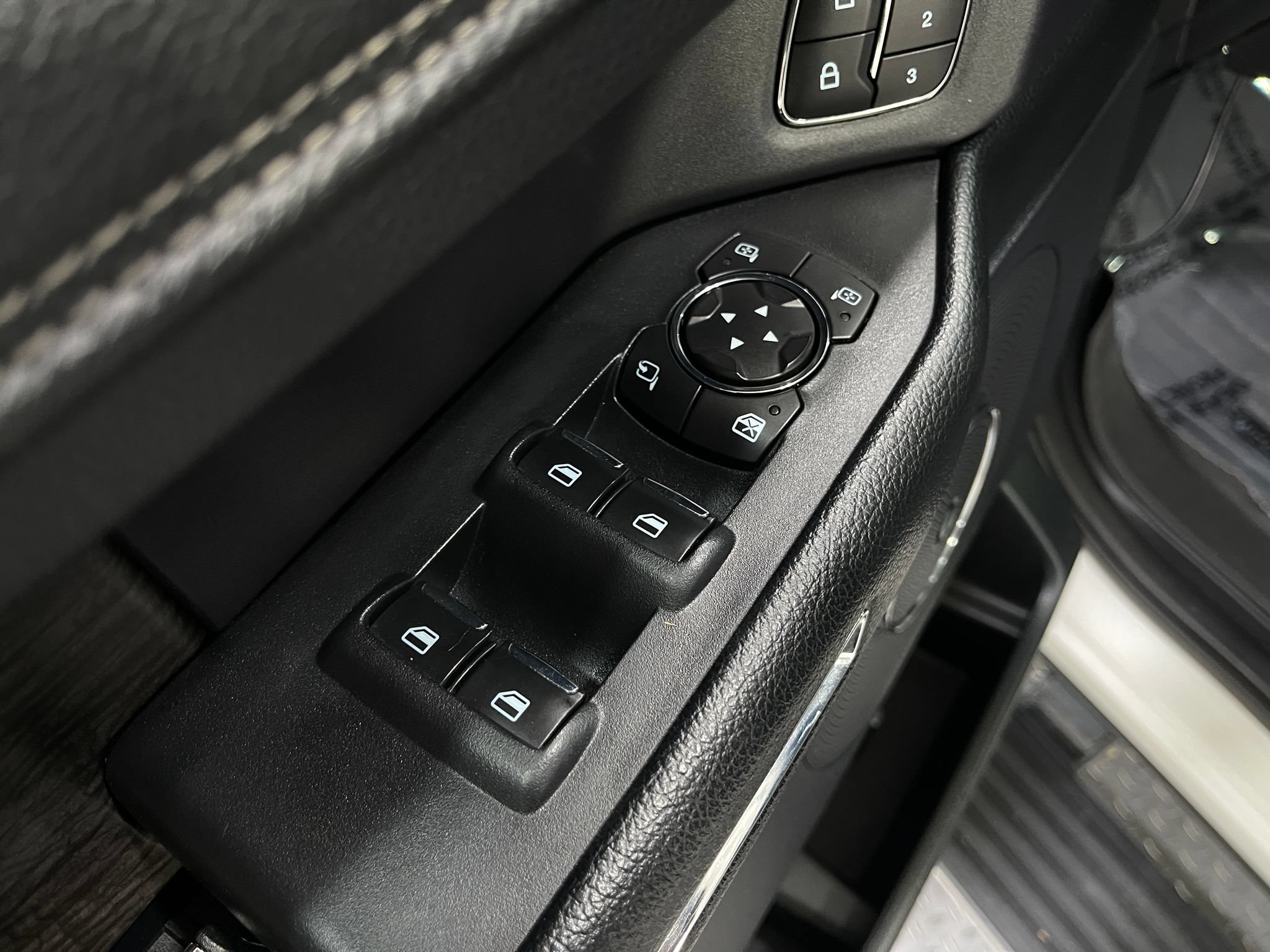 Used 2021 Ford Expedition Max Limited AWD/4WD image 16