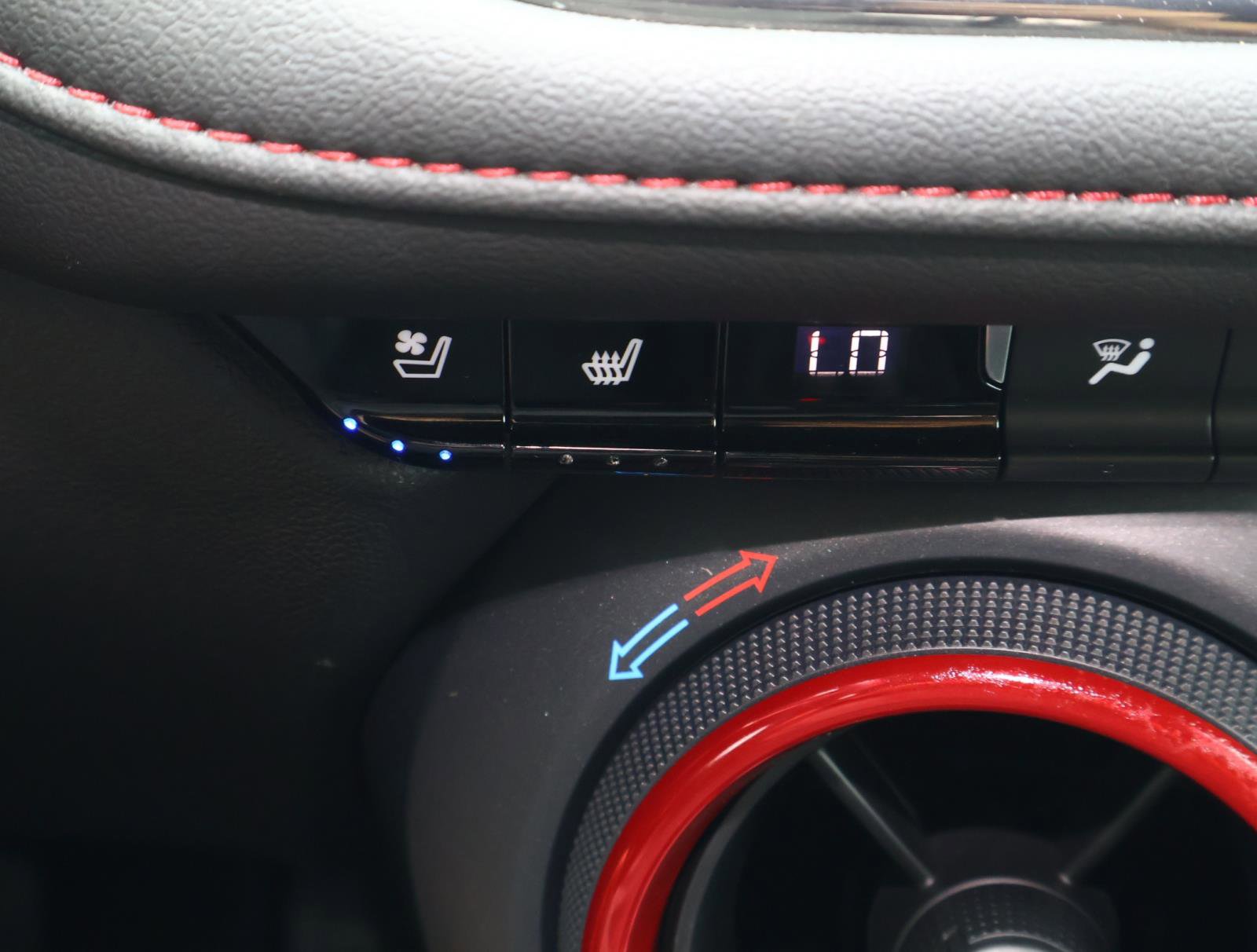 Used 2024 Cadillac Escalade ESV Luxury image 63