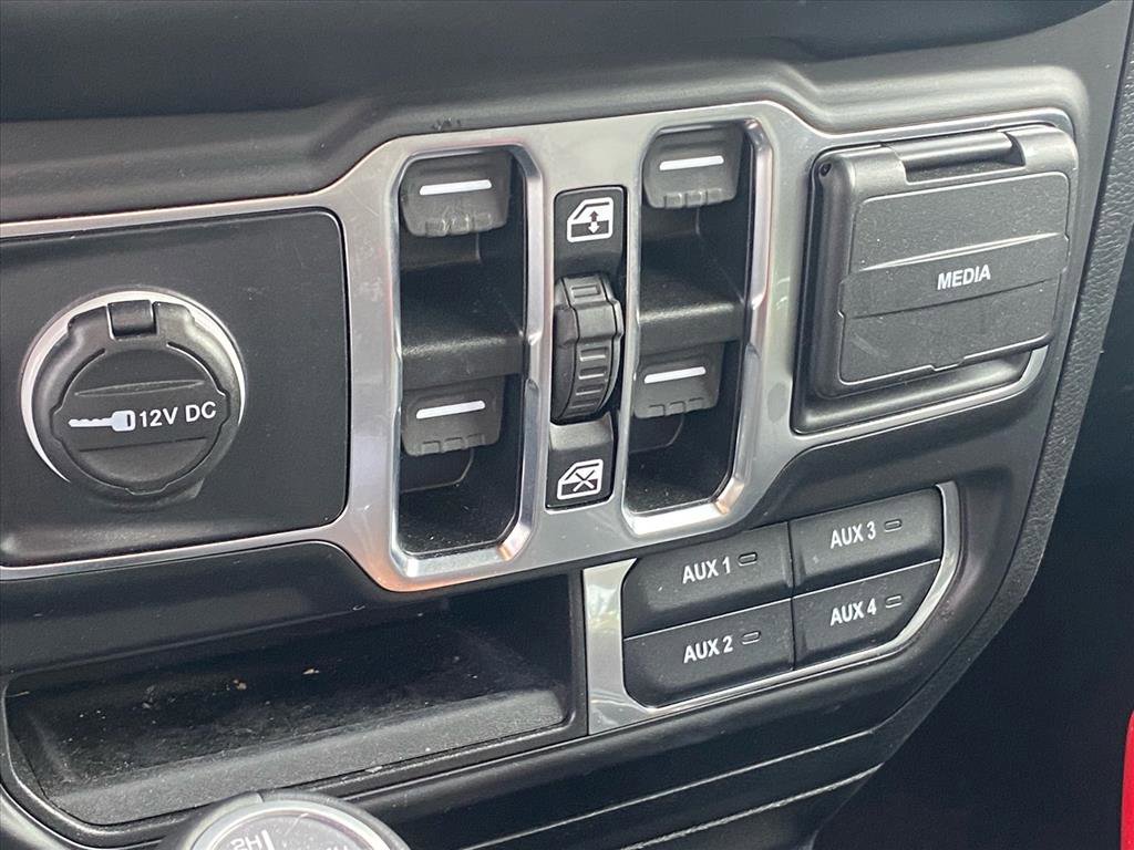 Used 2021 Jeep Wrangler Unlimited Sahara w/ Cold Weather Group image 17