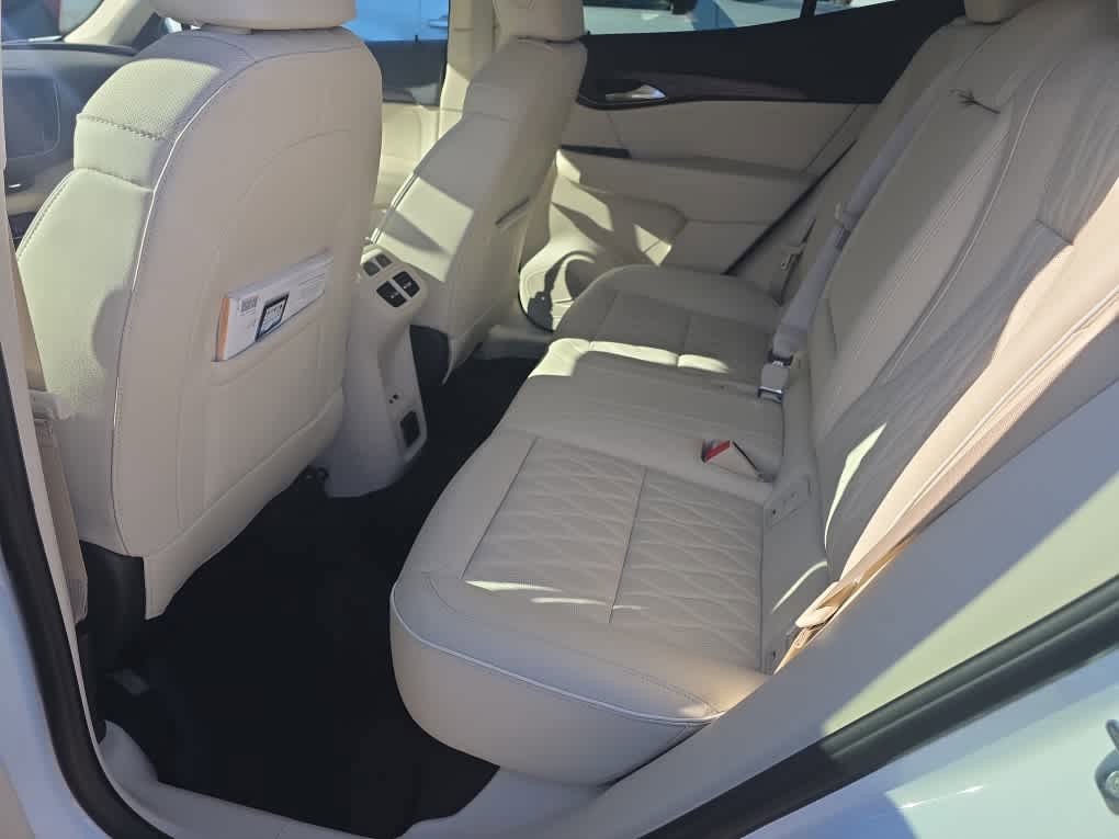 Used 2023 Buick Envision Avenir image 6