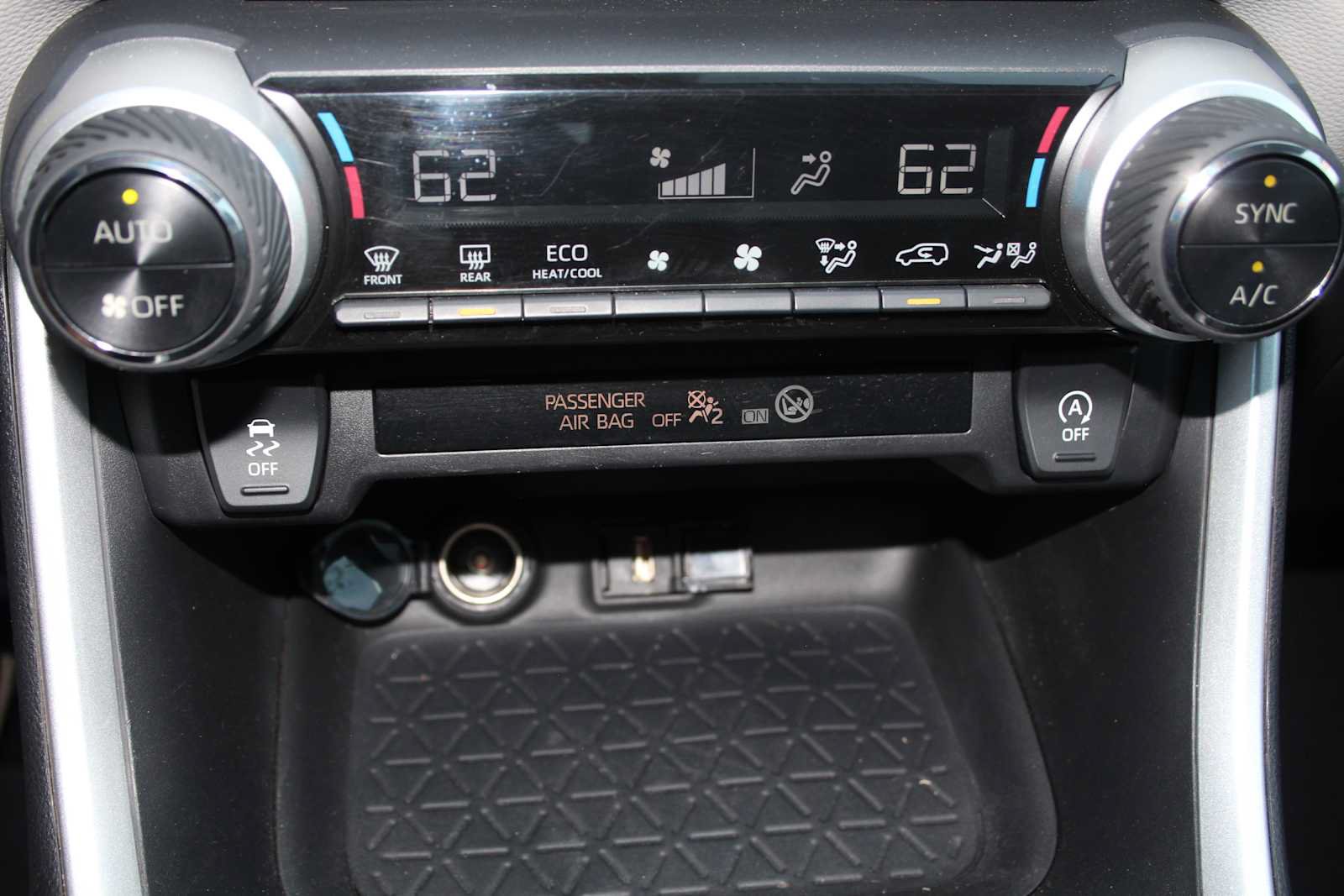 Used 2021 Toyota RAV4 XLE Premium FWD image 39