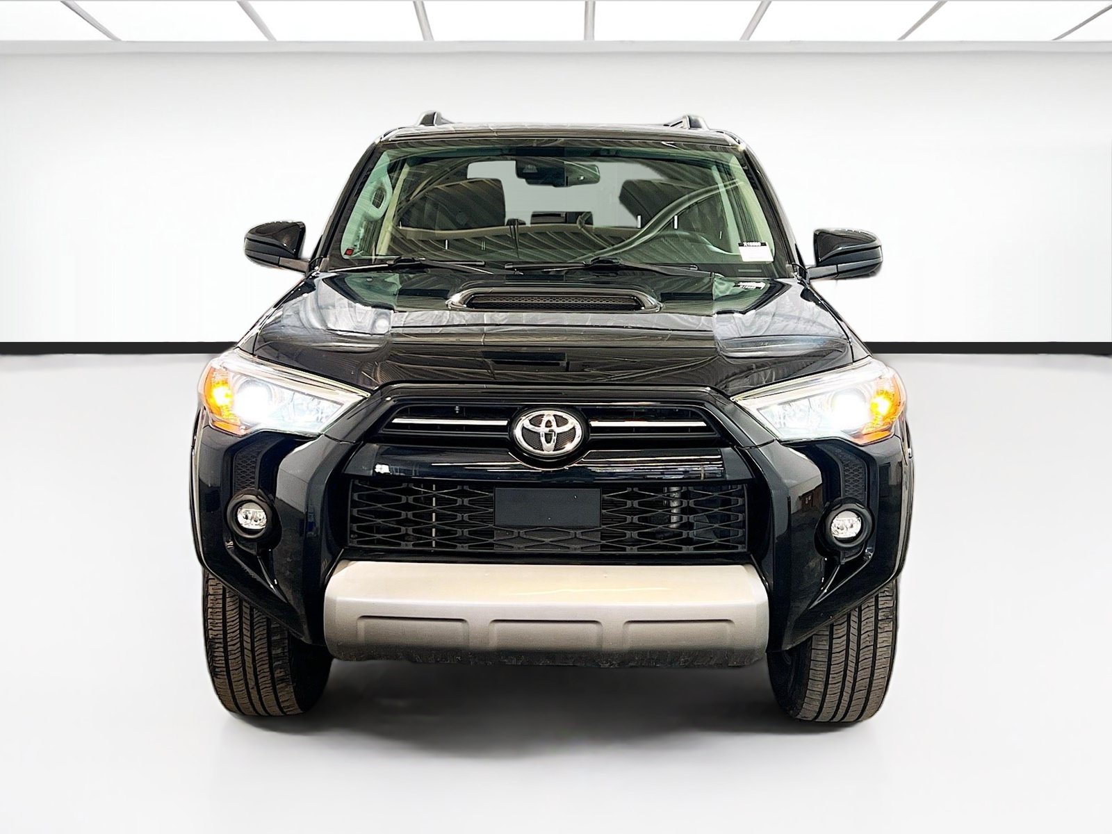 Used 2022 Toyota 4Runner TRD Off-Road AWD/4WD image 2