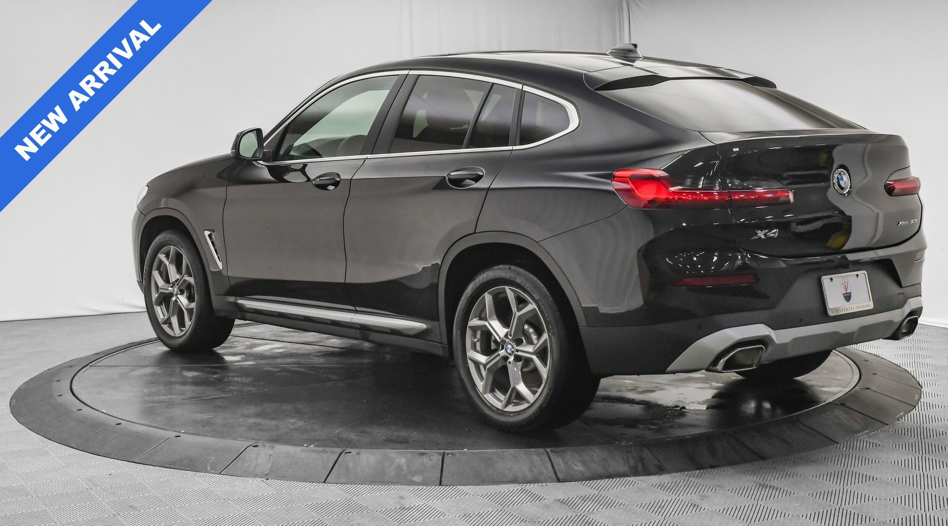 Used 2023 BMW X4 xDrive30i w/ Convenience Package image 5