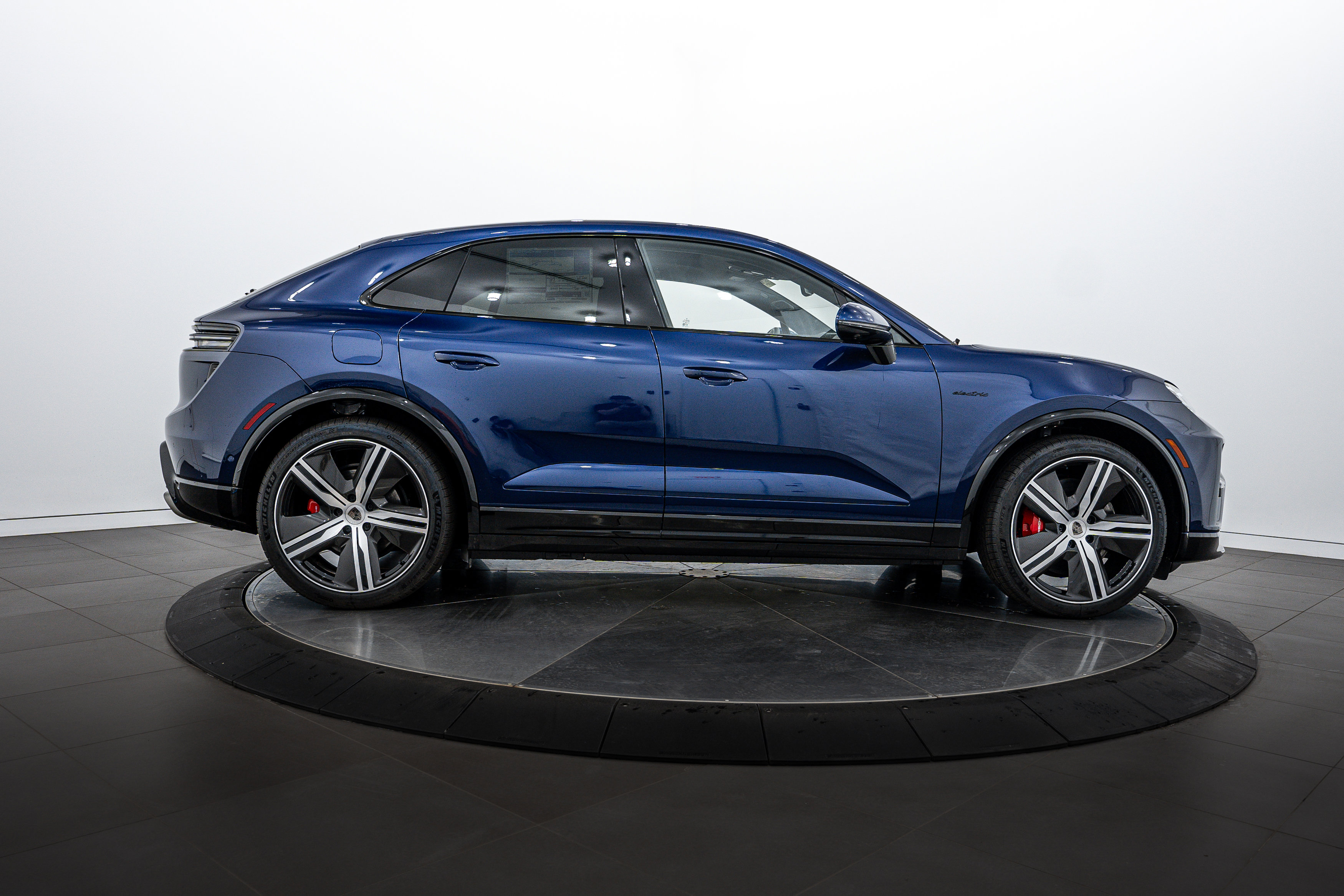 New 2025 Porsche Macan Turbo Electric image 6
