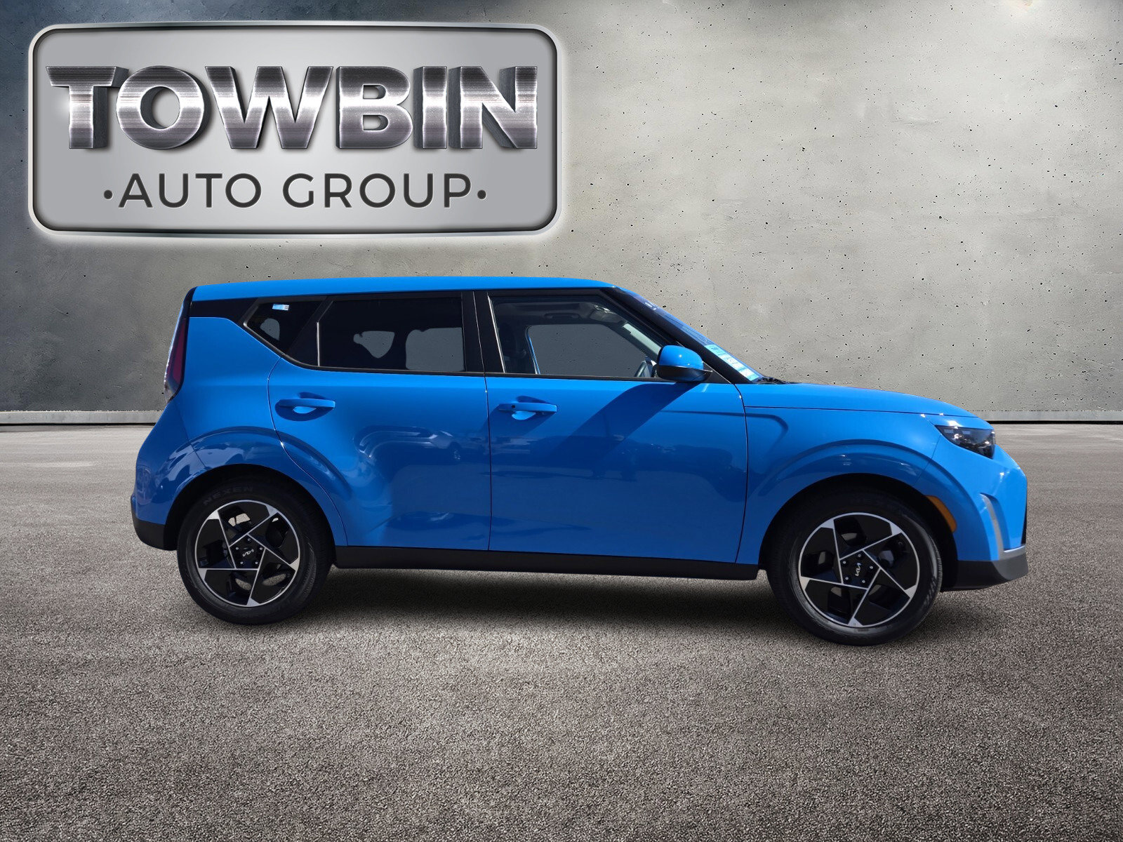 Certified 2025 Kia Soul EX image 3