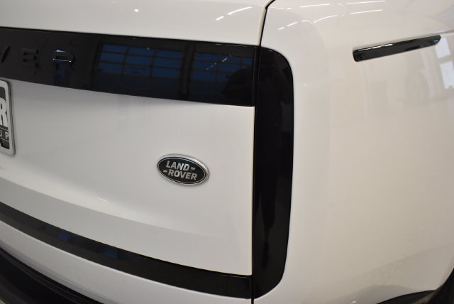 Used 2023 Land Rover Range Rover SE AWD/4WD image 12