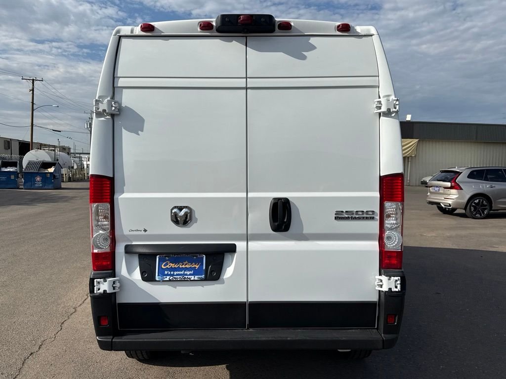 Used 2024 RAM ProMaster 2500 w/ Convenience Group FWD image 7