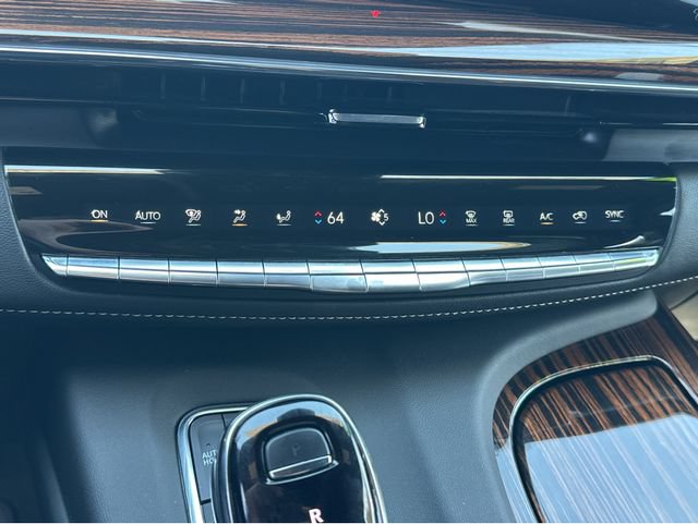 Certified 2024 Cadillac Escalade Premium Luxury w/ Performance Package AWD/4WD image 29