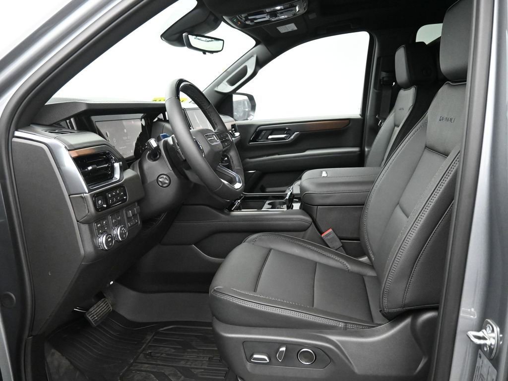New 2026 GMC Yukon XL Denali w/ Denali Reserve Package image 15