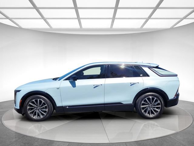 Used 2024 Cadillac Lyriq Sport RWD image 7