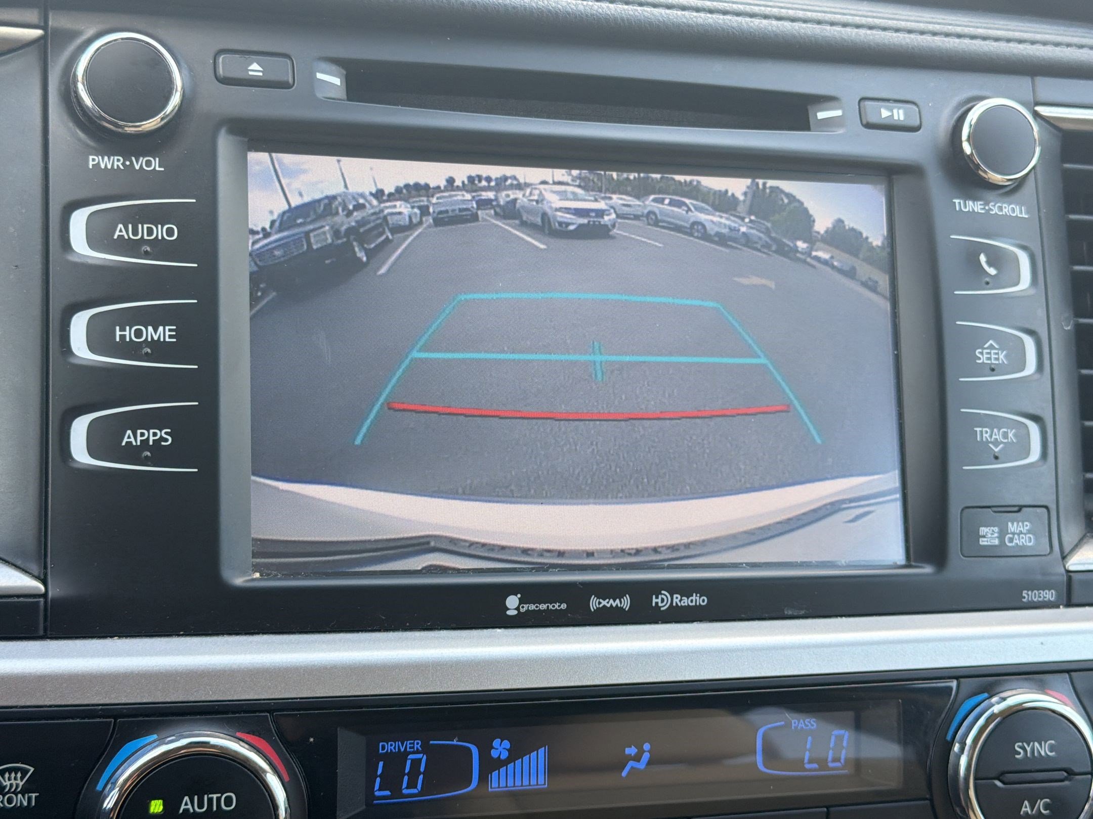 Used 2019 Toyota Highlander XLE image 24