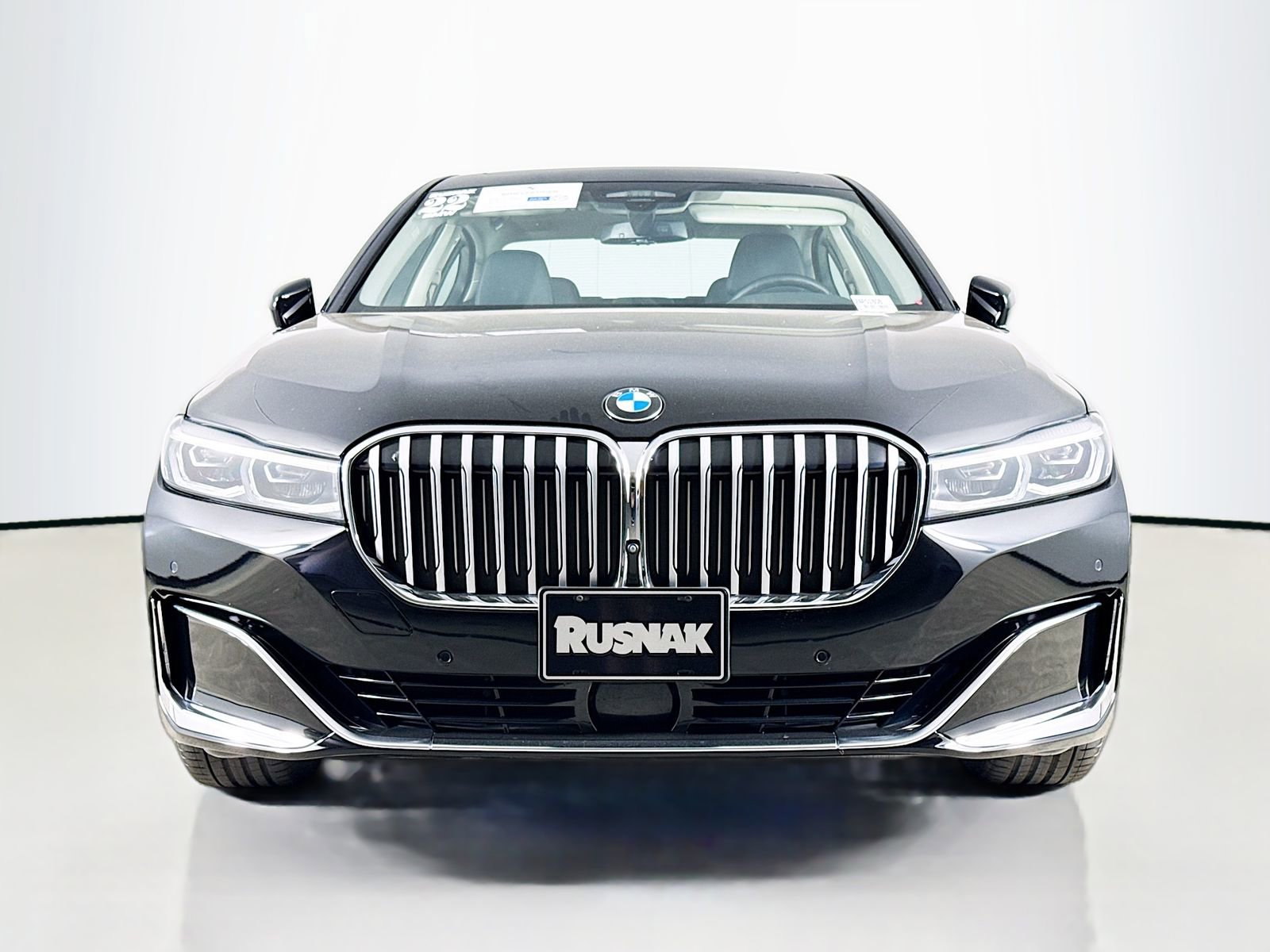 Certified 2022 BMW 740i RWD image 2