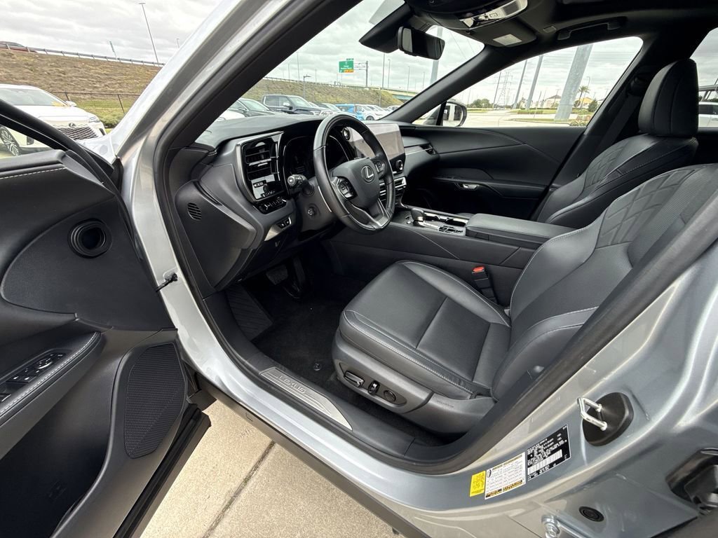 Used 2025 Lexus RX 350 Premium w/ Accessory Package (Z1) image 30