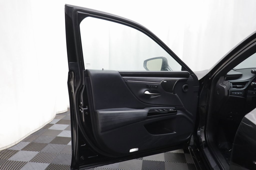 Used 2022 Lexus ES 350 Ultra Luxury image 4