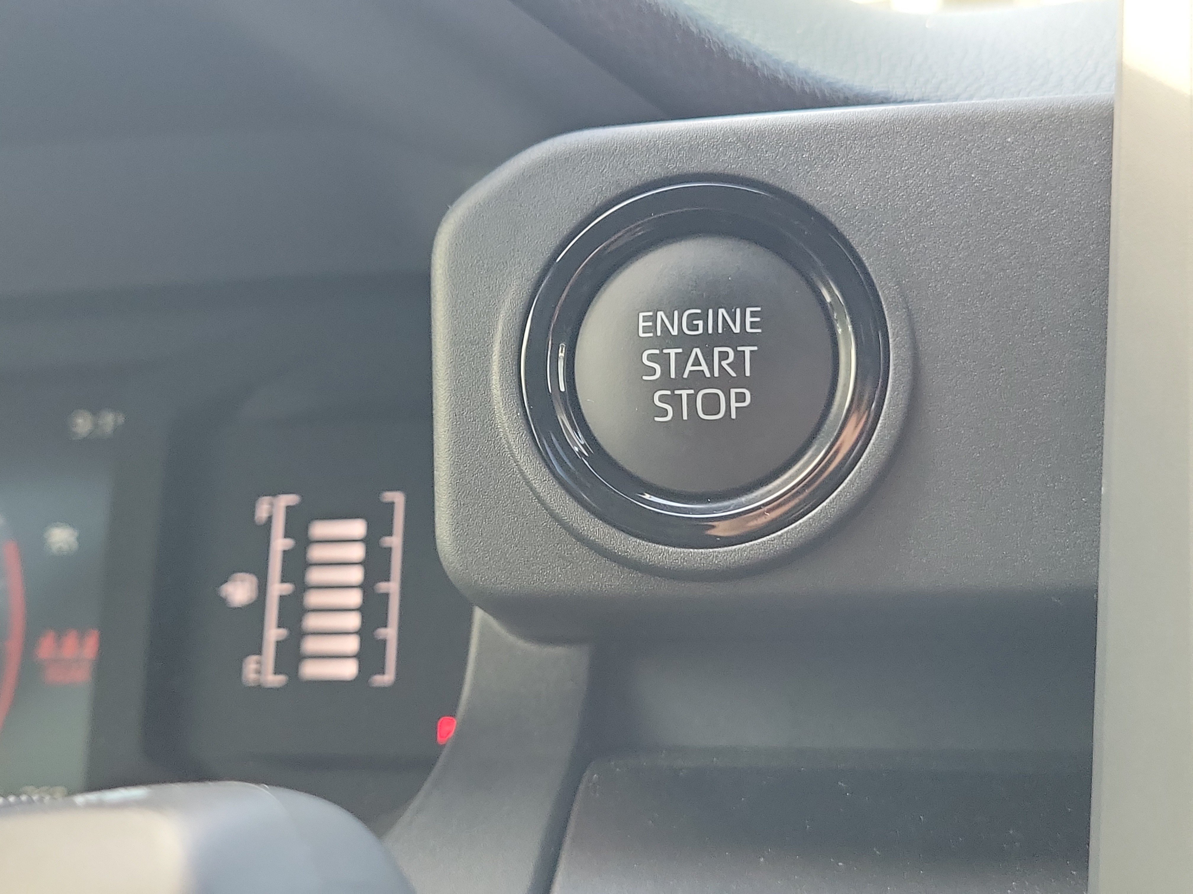 Certified 2025 Toyota Tacoma SR5 AWD/4WD image 28
