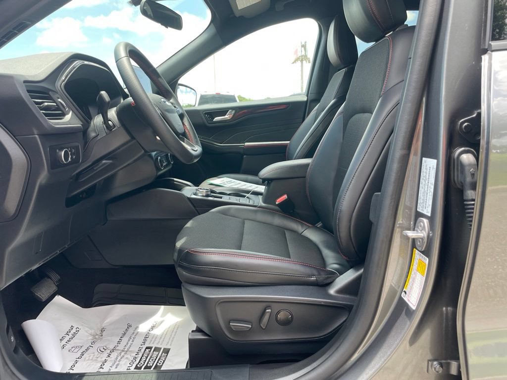 Used 2026 Ford Escape ST-Line FWD image 11