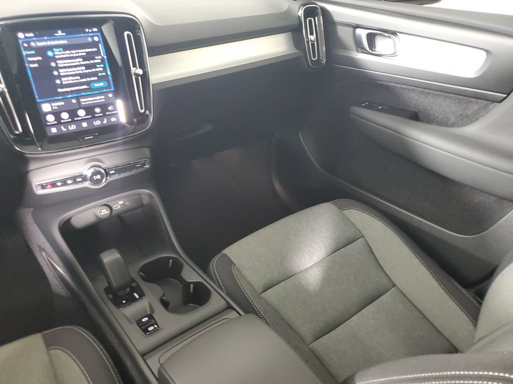 Certified 2026 Volvo XC40 B5 Core AWD/4WD image 19