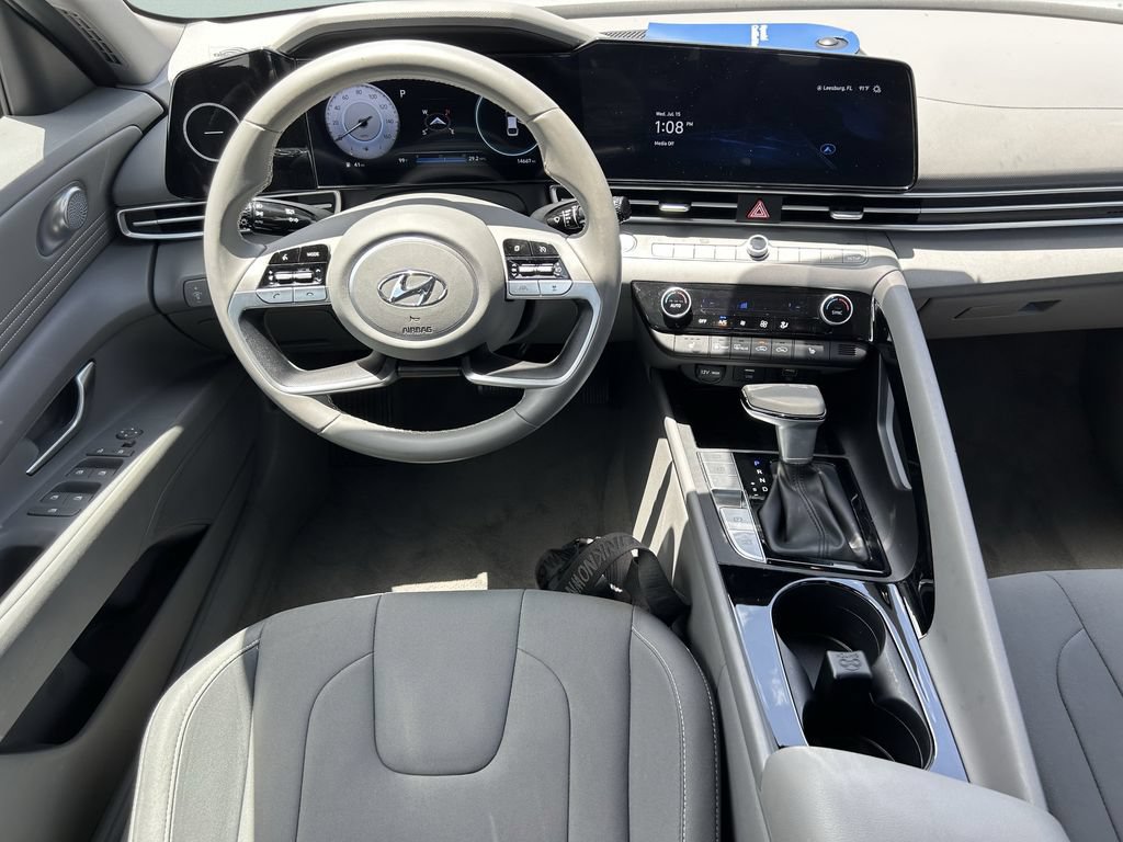 Certified 2023 Hyundai Elantra SEL w/ Convenience Package FWD image 19