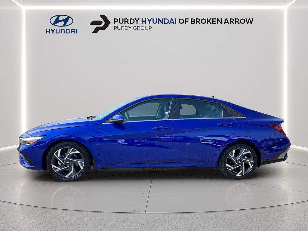 Certified 2025 Hyundai Elantra Limited FWD image 4