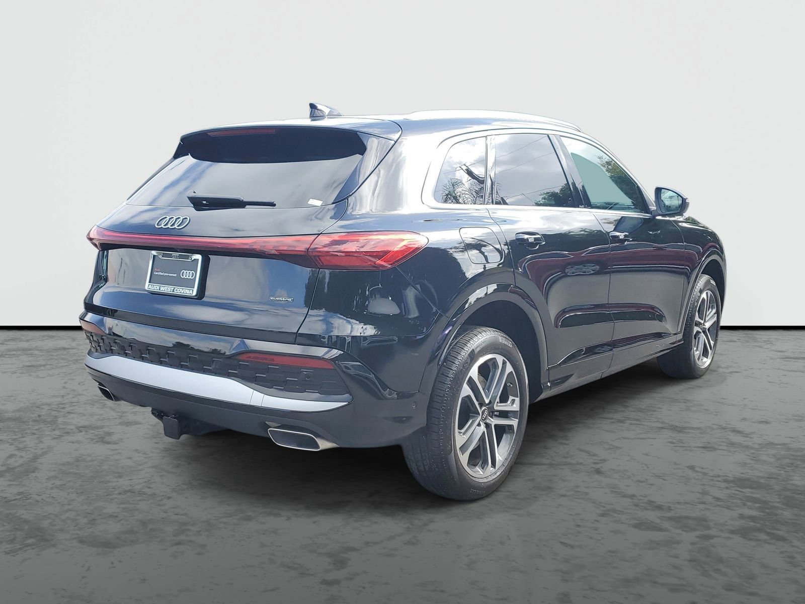 Used 2025 Audi Q5 Premium w/ Convenience Package AWD/4WD image 4