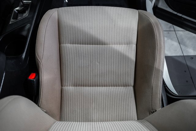 Used 2015 Toyota RAV4 XLE image 28