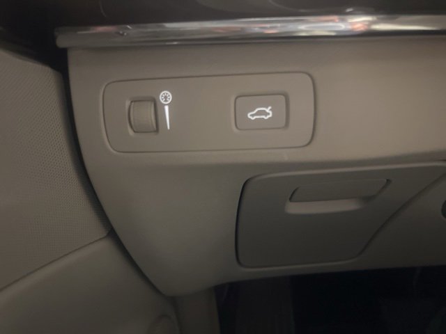 Used 2017 Volvo XC90 T5 Momentum w/ Vision Package image 14