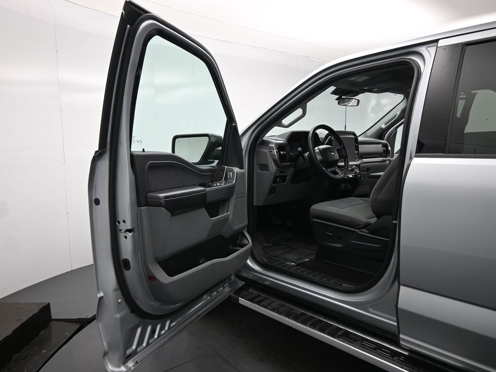 Certified 2025 Ford F150 XLT w/ Equipment Group 301A Standard image 9