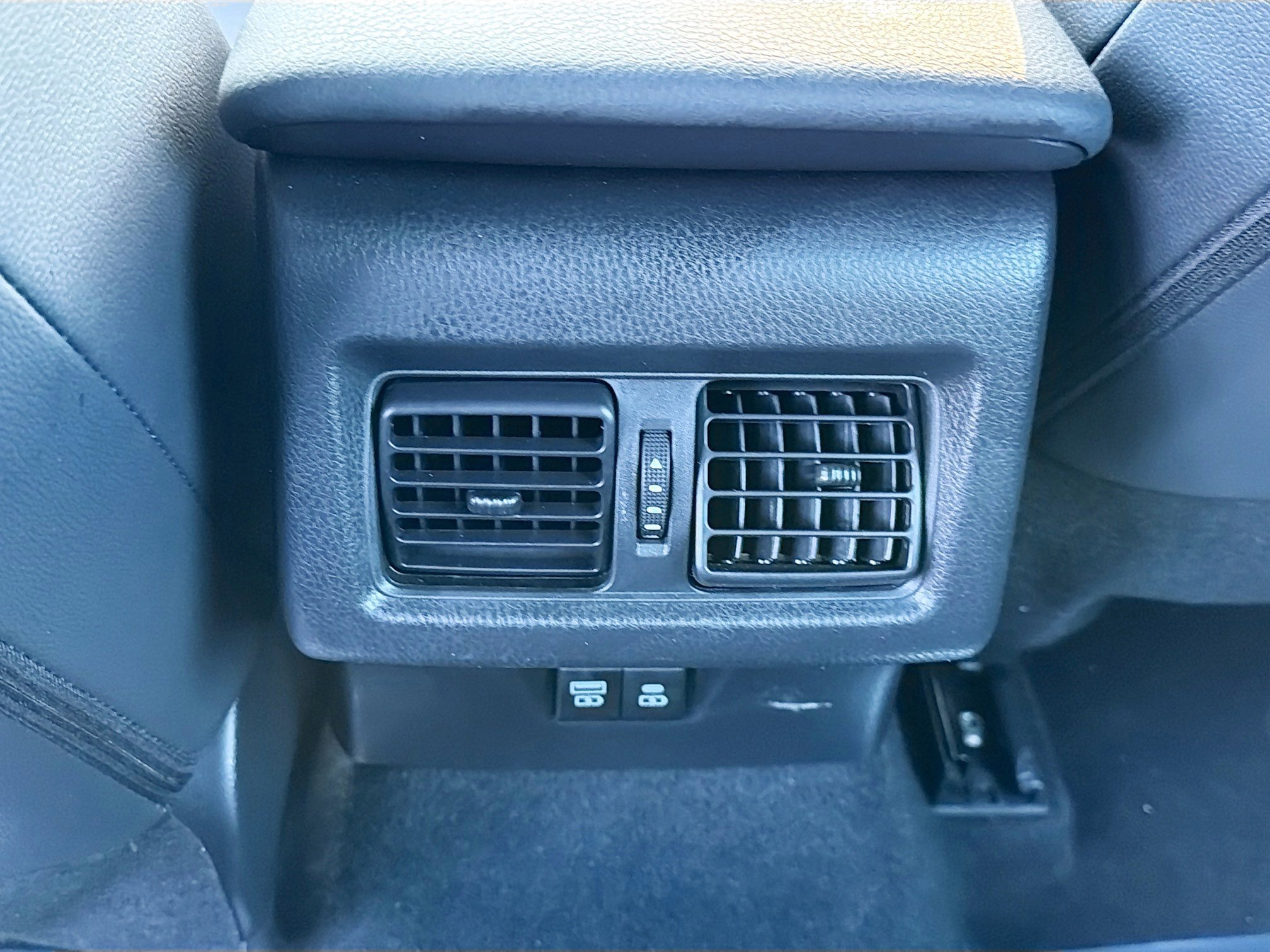 Used 2025 Toyota Camry SE image 18