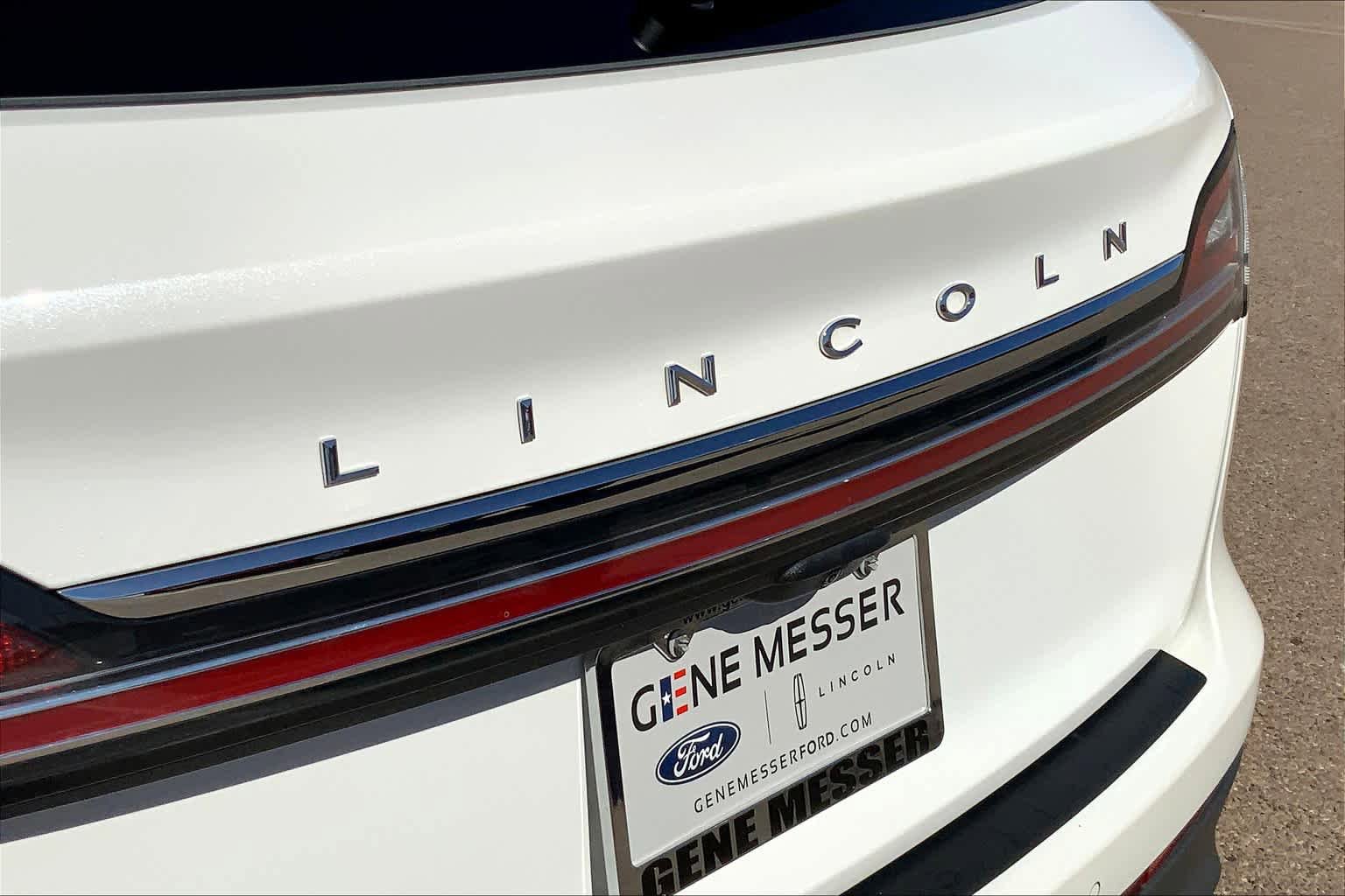 Used 2022 Lincoln Nautilus Reserve FWD image 10