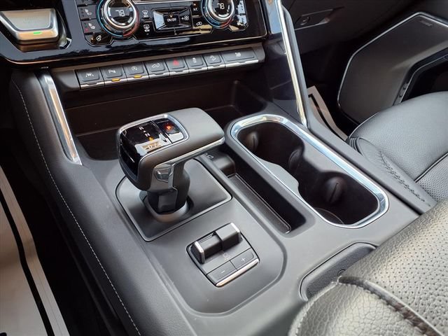 Used 2024 GMC Sierra 1500 Denali AWD/4WD image 32