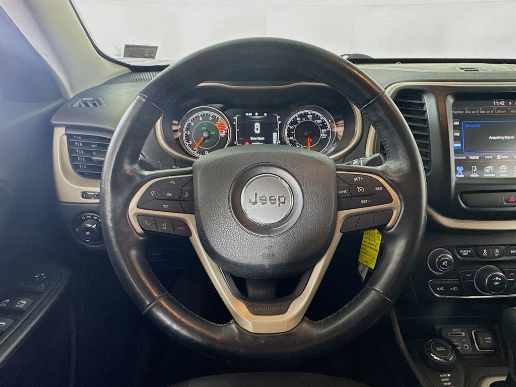 Used 2016 Jeep Cherokee Latitude w/ Cold Weather Group image 11