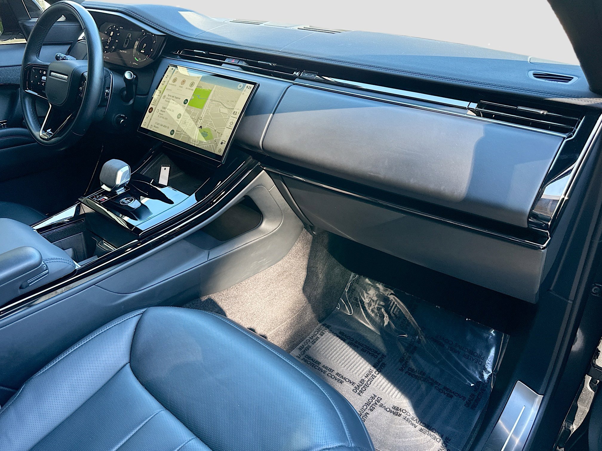 Used 2025 Land Rover Range Rover Sport Dynamic SE image 31