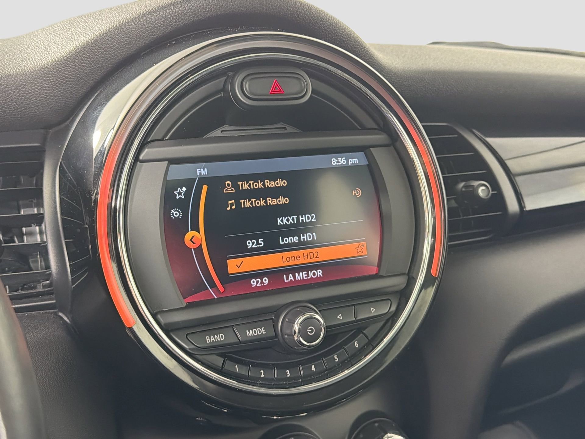 Used 2019 MINI Cooper 4-Door Hardtop w/ Storage Package image 17