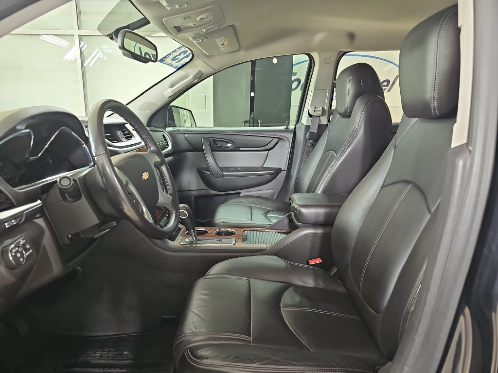 Used 2013 Chevrolet Traverse LT FWD image 21