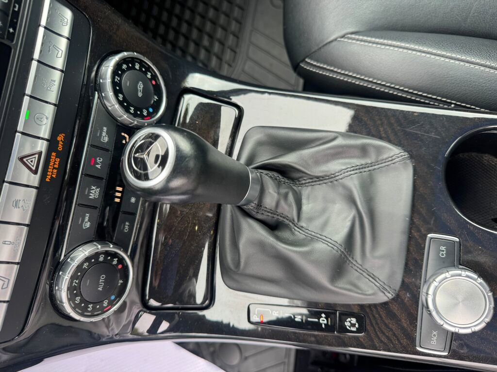 Used 2015 Mercedes-Benz SLK 350 image 15