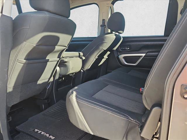 Used 2017 Nissan Titan SV image 17