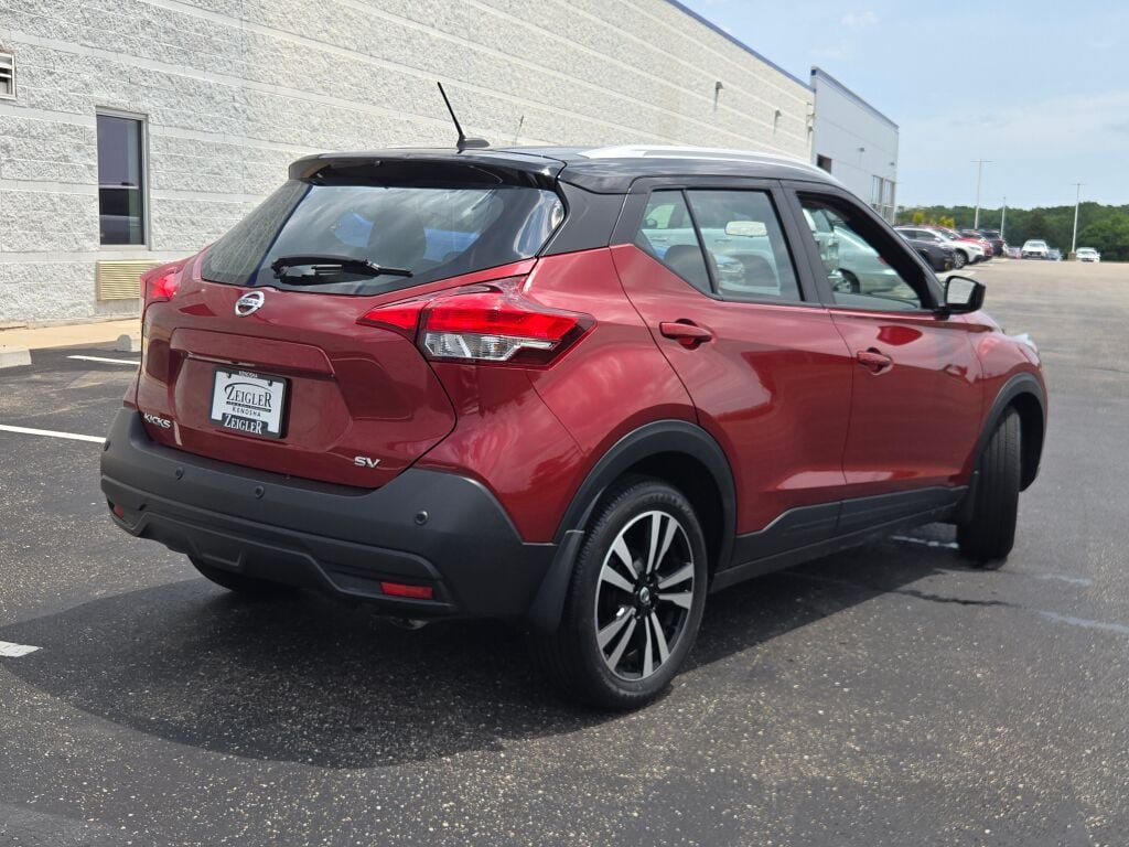 Used 2020 Nissan Kicks SV FWD image 11