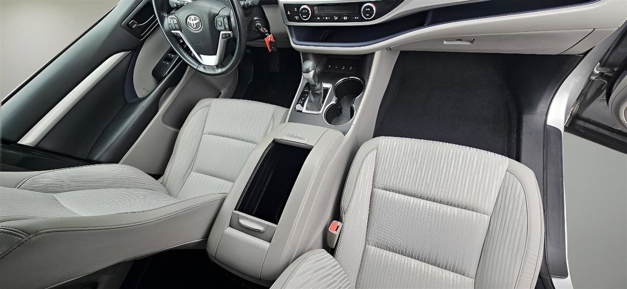 Used 2018 Toyota Highlander Plus image 25