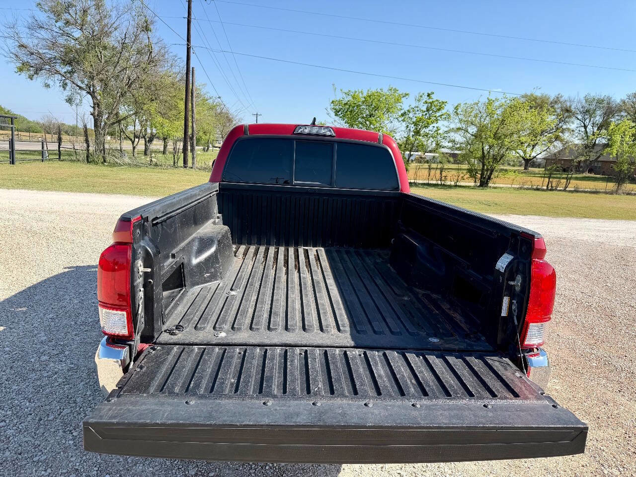 Used 2016 Toyota Tacoma SR5 w/ SR5 Appearance Package (SN) image 11