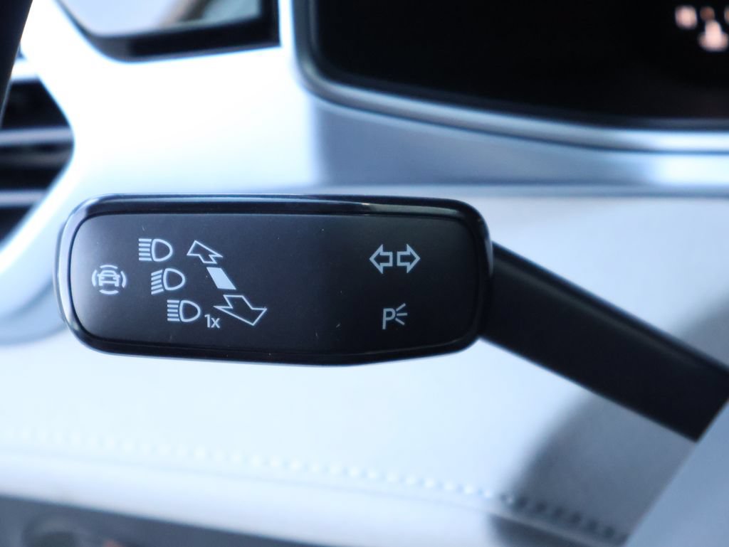 New 2026 Volkswagen Taos SE FWD image 25