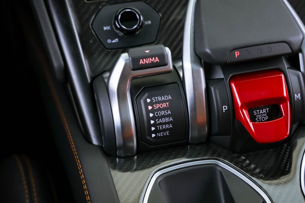 Used 2022 Lamborghini Urus image 13