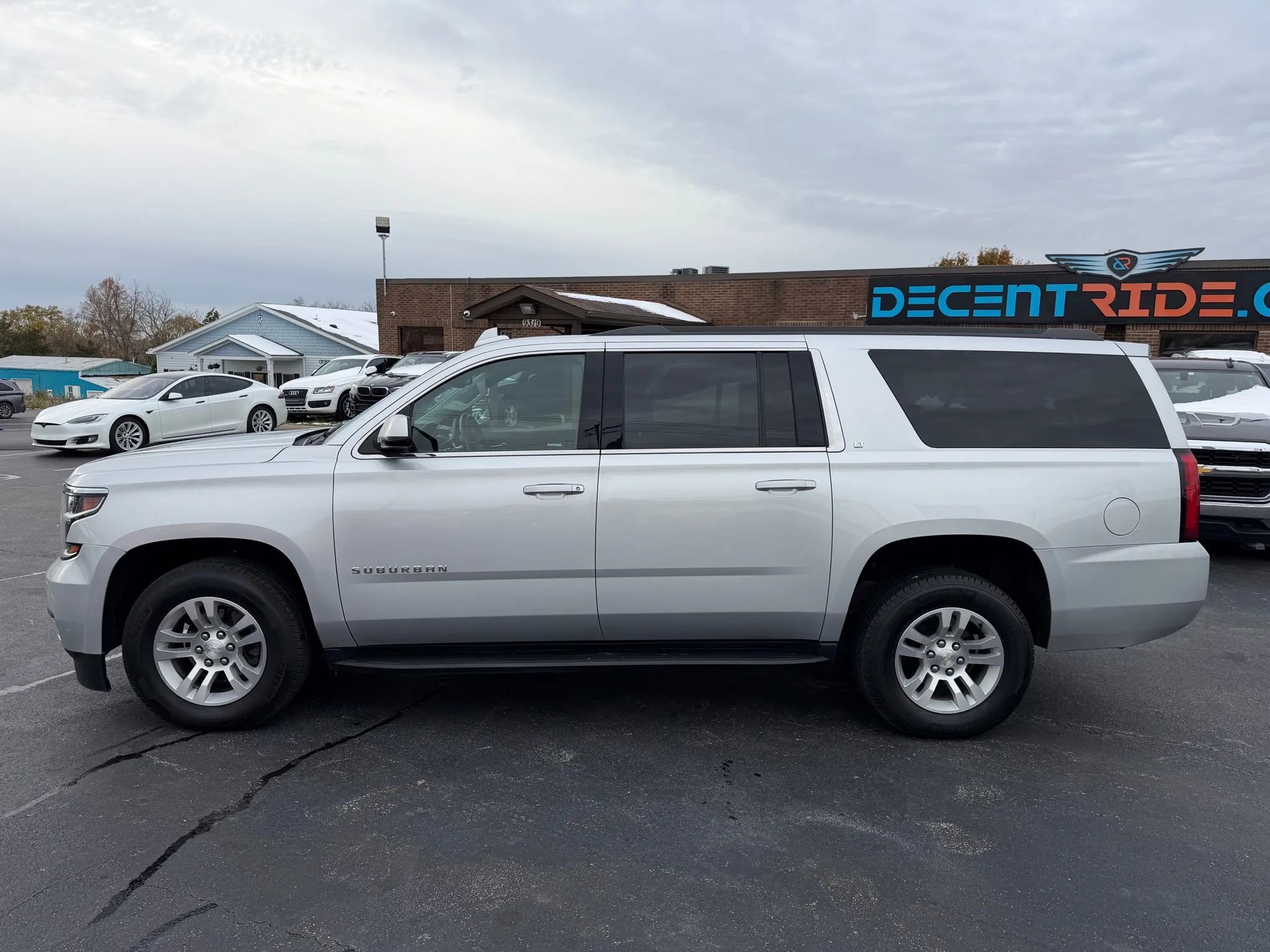 Used 2019 Chevrolet Suburban LT AWD/4WD image 6