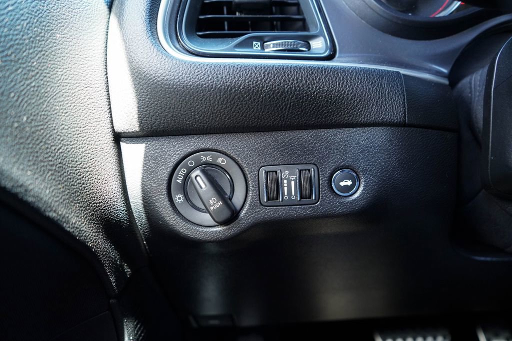 Used 2022 Dodge Challenger R/T image 30