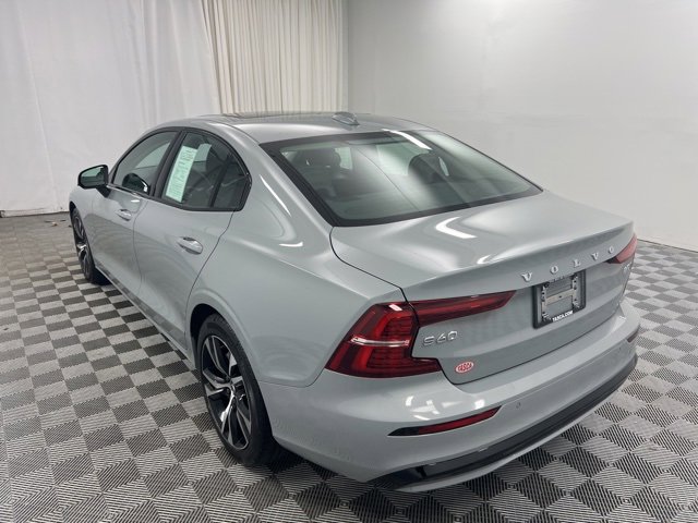 Used 2025 Volvo S60 B5 Core image 6