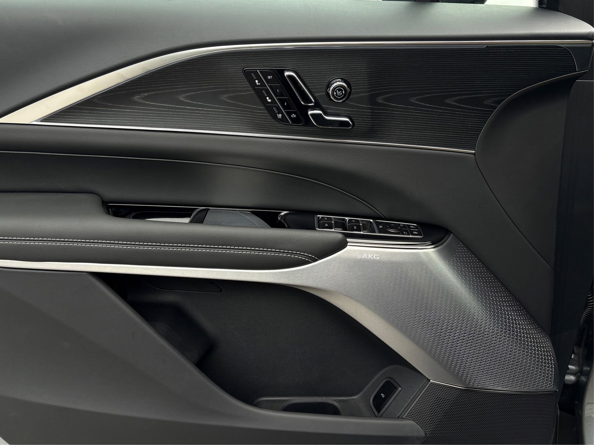 New 2026 Cadillac Lyriq V AWD/4WD image 21