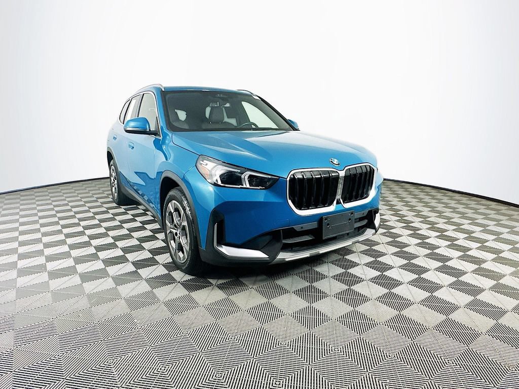 Used 2023 BMW X1 xDrive28i w/ Premium Package AWD/4WD image 1