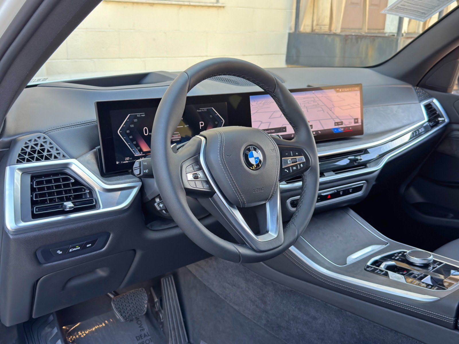 Used 2024 BMW X5 xDrive40i w/ Parking Assistance Package AWD/4WD image 14