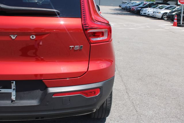 Used 2021 Volvo XC40 T5 R-Design w/ Advanced Package AWD/4WD image 45