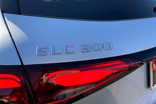 Used 2025 Mercedes-Benz GLC 300 4MATIC image 8