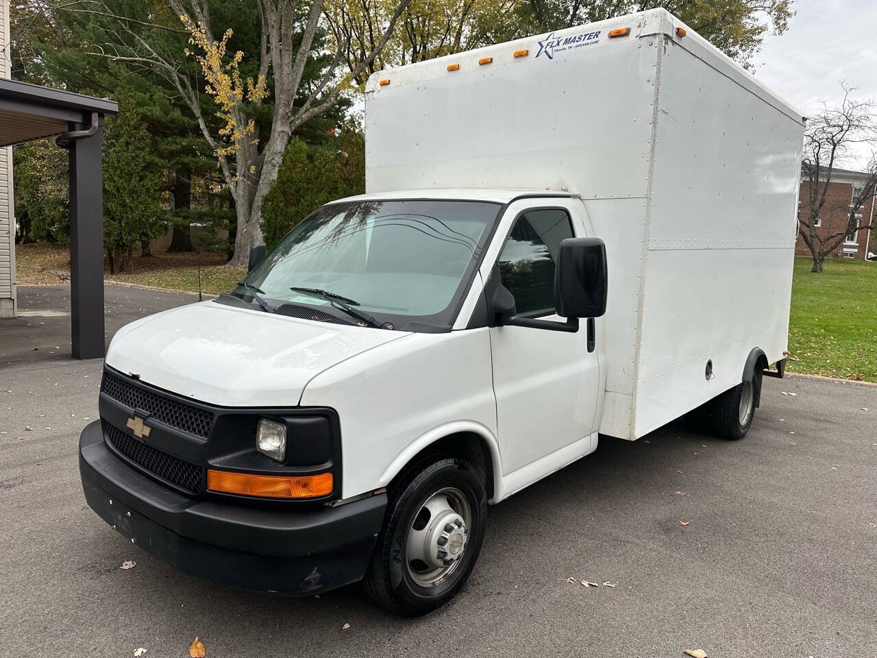 Used 2017 Chevrolet Express 3500 RWD image 1